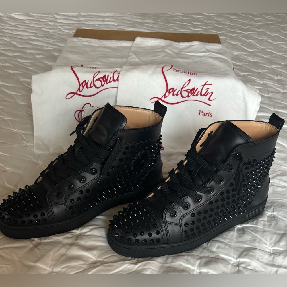 Louis Spikes
Christian Louboutin Men's Calf Leather Louis Spikes Sneakers - Picture 4 of 16